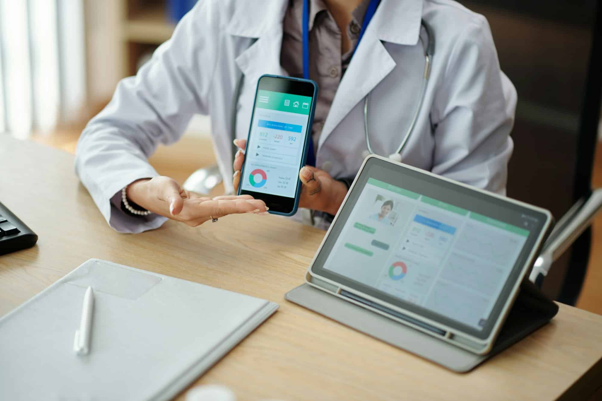Comment utiliser les nouvelles technologies et outils numériques pour améliorer sa pratique infirmière.